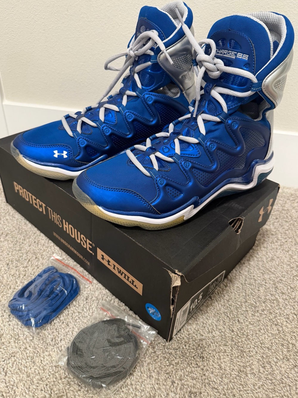 *NEW IN BOX*  SIZE 10.5 Under Armour Micro G Charge BB Blue RARE READ